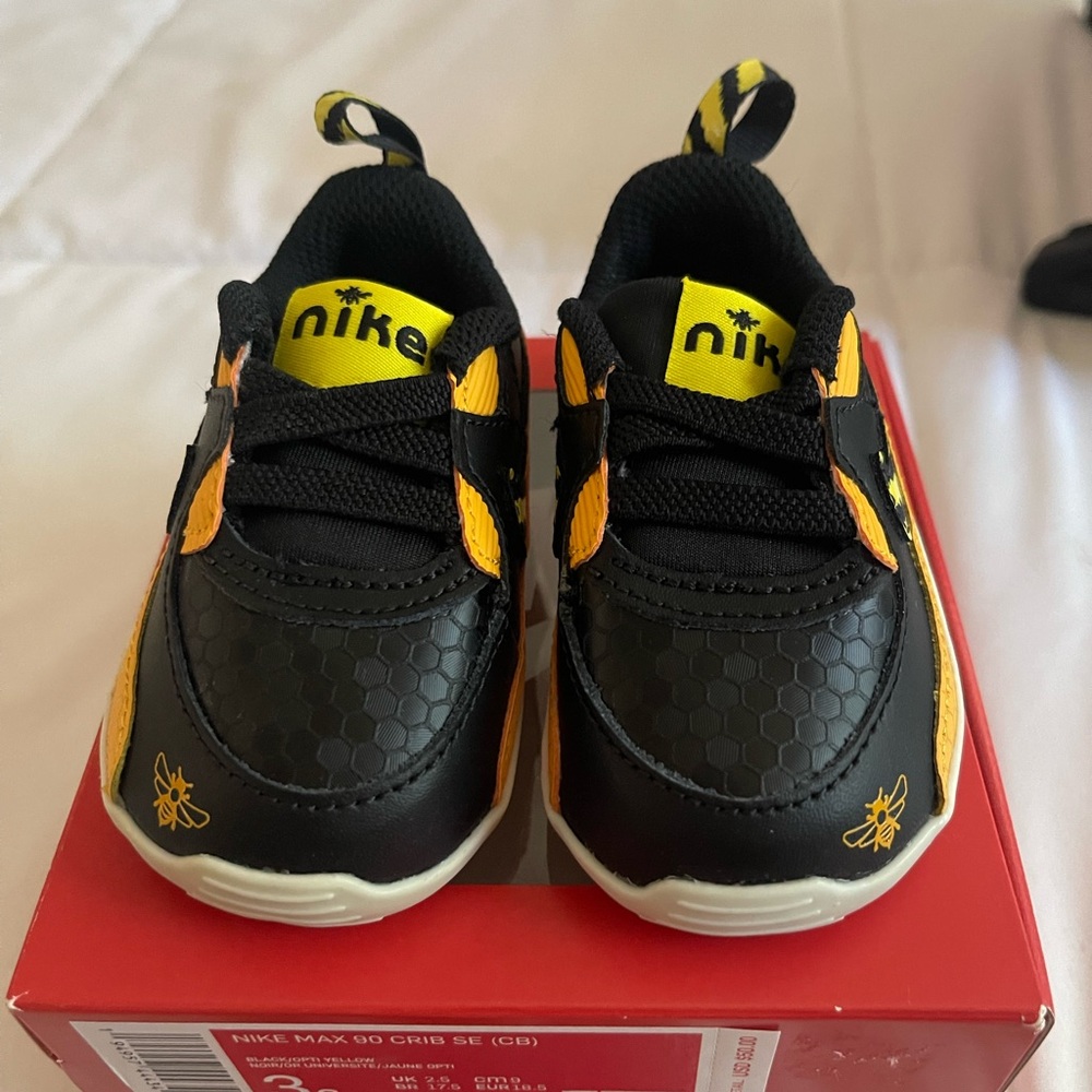 Nike Kids Black and Orange Sneakers
